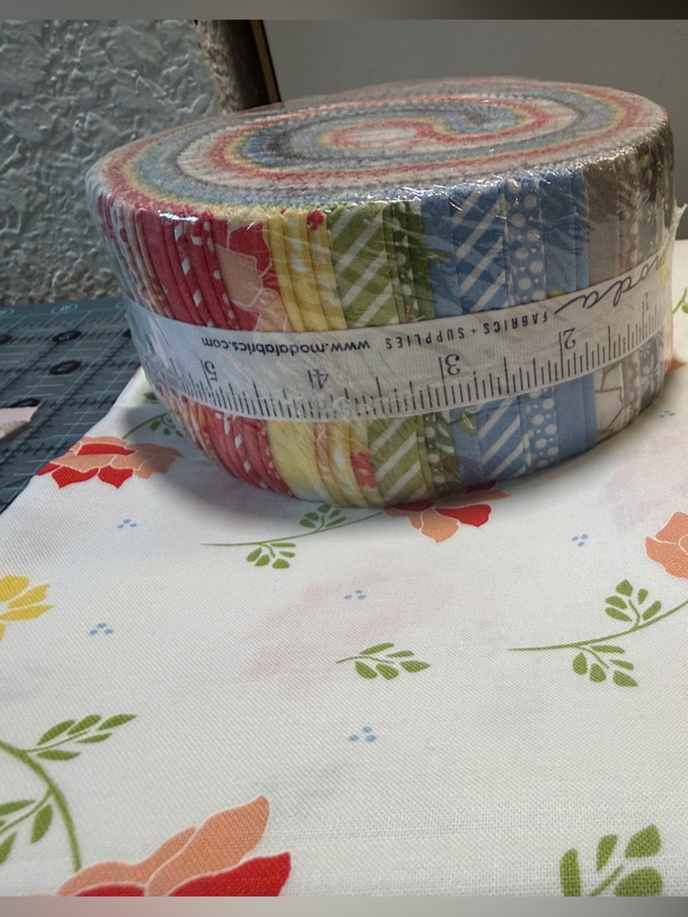 Moda Floral Jelly Roll -plus yardage